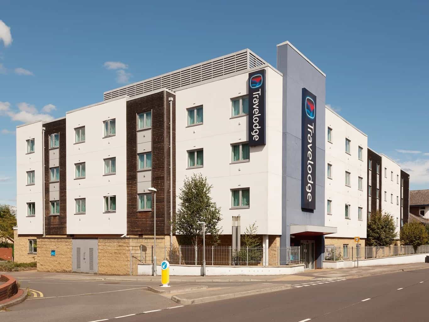 Travelodge Bracknell Central - 247 airport ride
