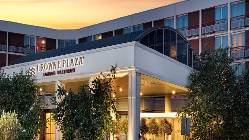 The Crowne Plaza - 247 airport ride
